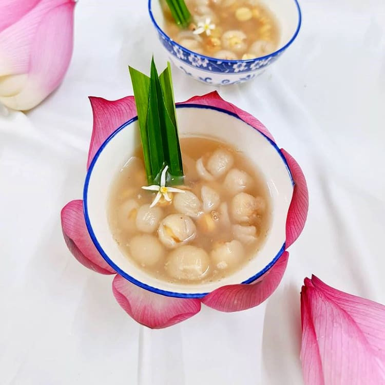 Chè hạt sen long nhãn - Món ăn an thần hiệu quả