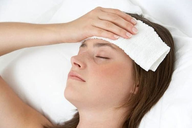 Giảm nhanh các triệu chứng đau đầu bằng phương pháp chườm lạnh