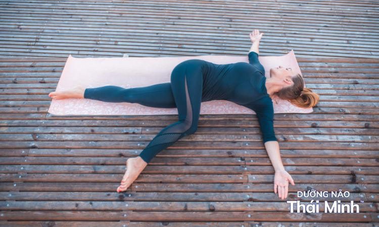 Thư giãn và giải phóng áp lực dọc theo cột sống